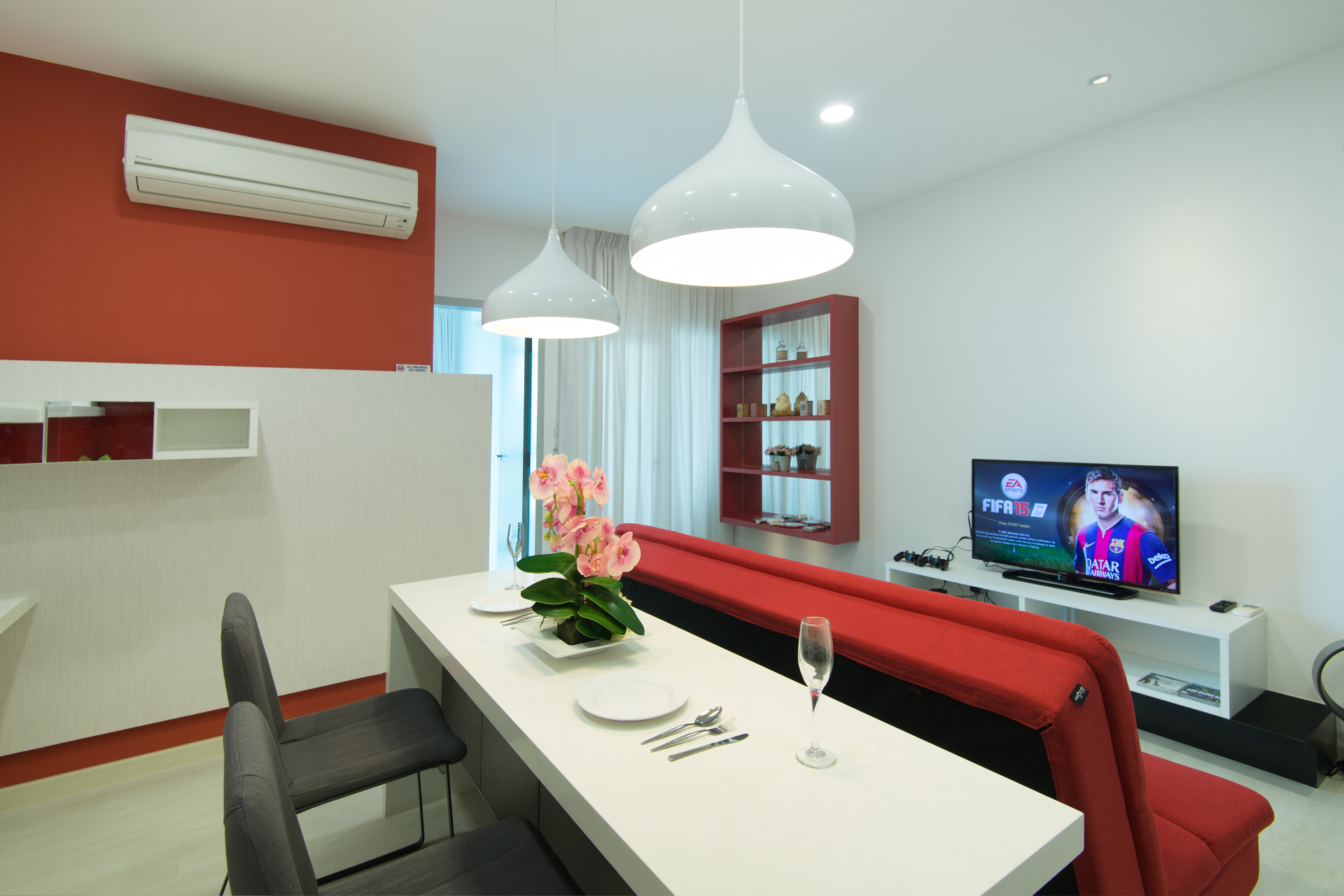 Gurney Paragon Residences high-floor living and dining